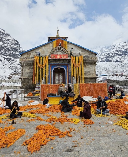Kedarnath mandir being decorated